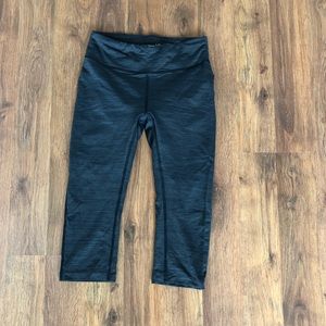 Outdoor Voices TechSweat Crop Leggings Small